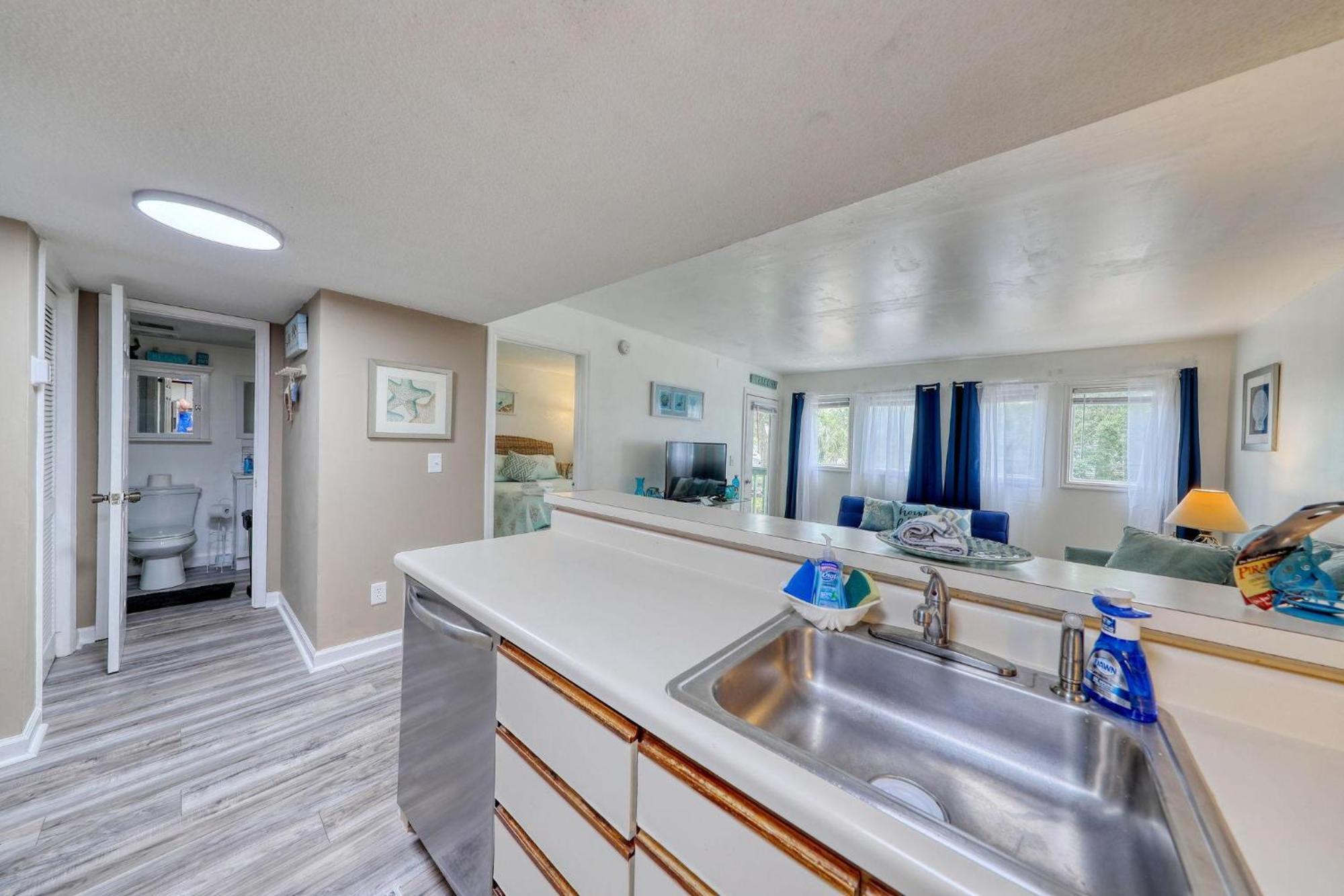 Вілла 5905 S Kings Hwy, 4203 - Ocean Walk Sleeps 4 Мертл-Біч Екстер'єр фото